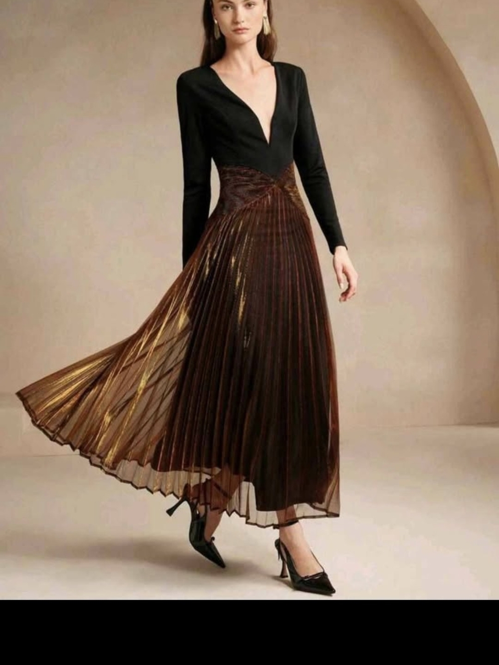 SHEIN Black V-Neck Bodice with Metallic Brown Pleated Maxi Skirt